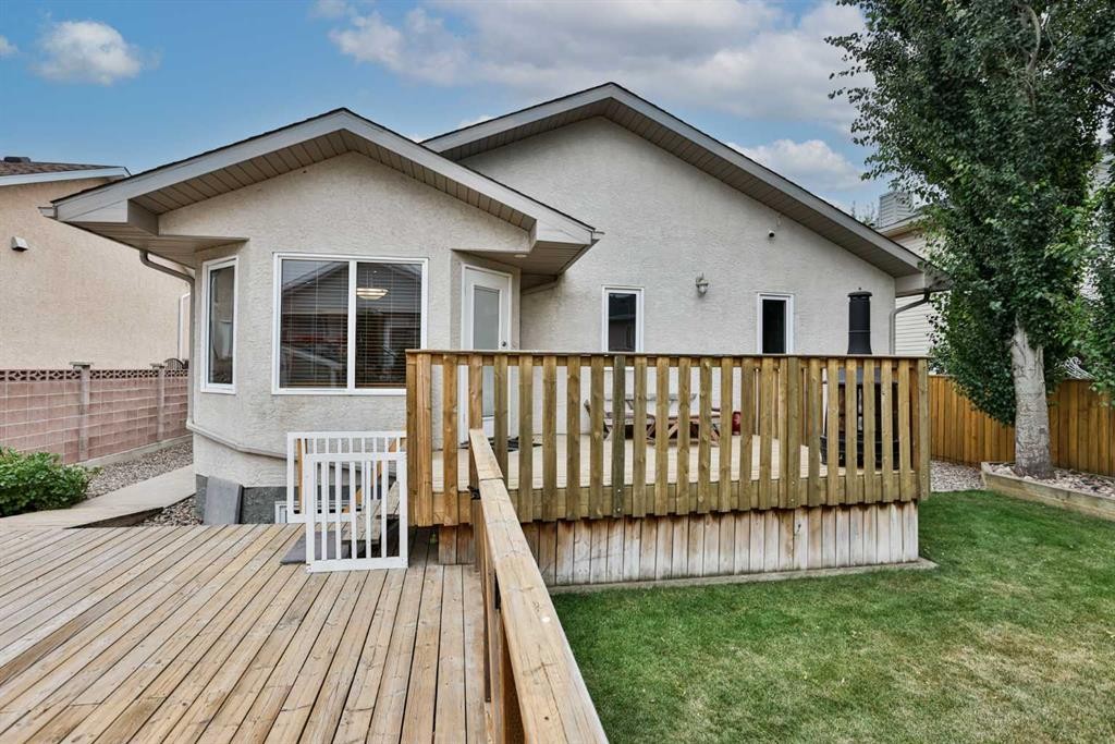 128 Cougar Road North, Lethbridge, AB - Outdoor With Deck Patio Veranda