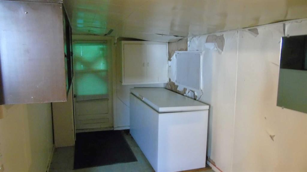 232 12 Street, Fort Macleod, AB - Indoor