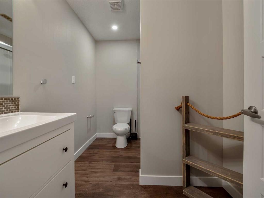 187 Westgate Drive, Coaldale, AB - Indoor Photo Showing Bathroom