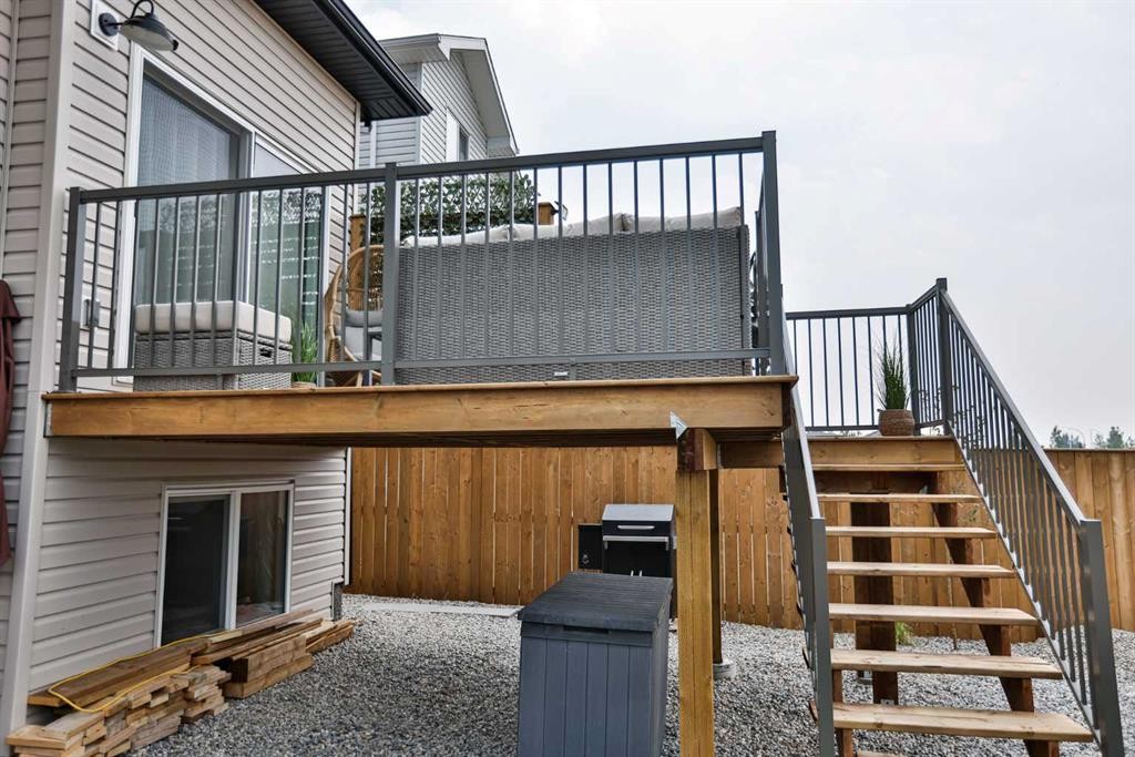 174 Caribou Bend North, Lethbridge, AB - Outdoor With Exterior