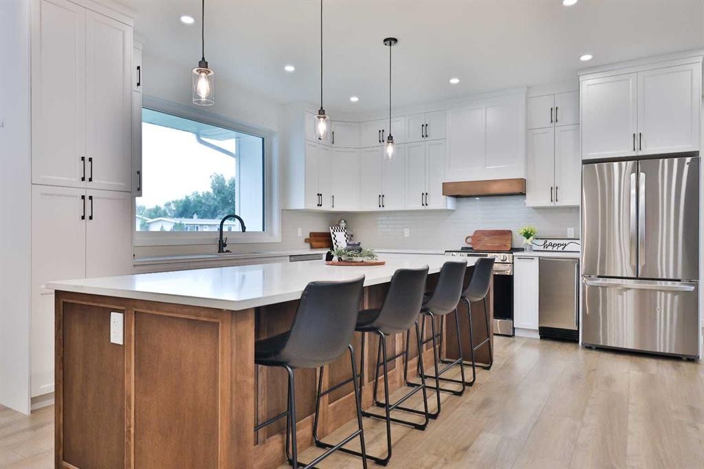 246 4A Street, Stirling, AB - Indoor Photo Showing Kitchen With Upgraded Kitchen