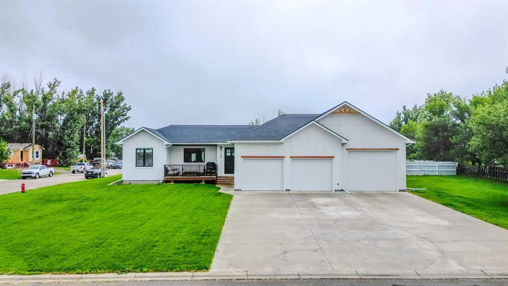 246 4A Street, Stirling, AB - Outdoor