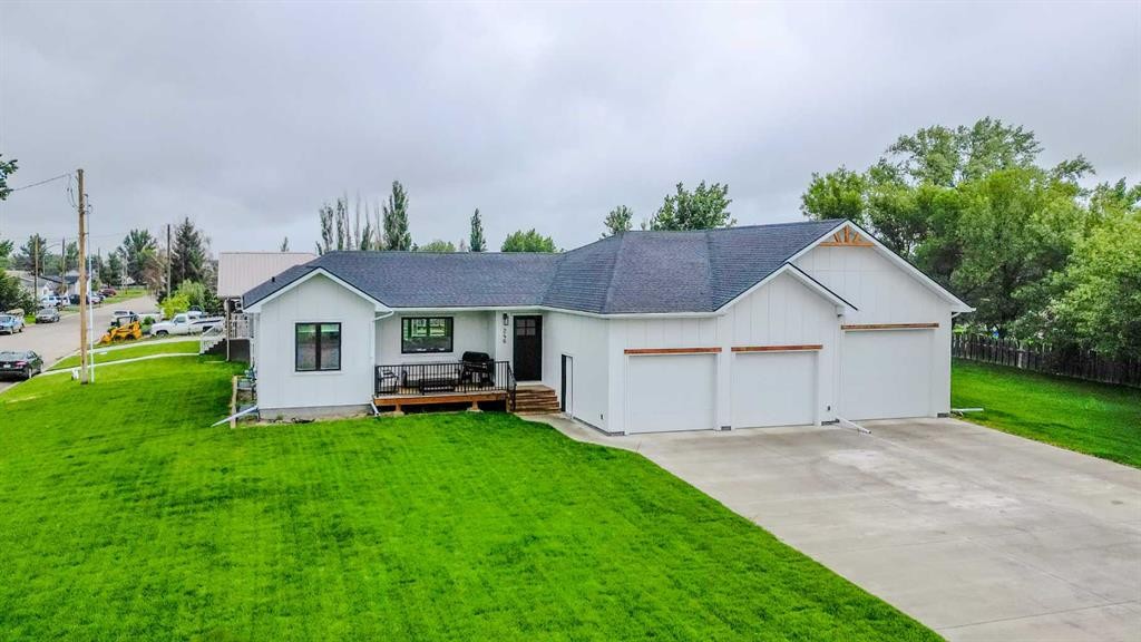 246 4A Street, Stirling, AB - Outdoor