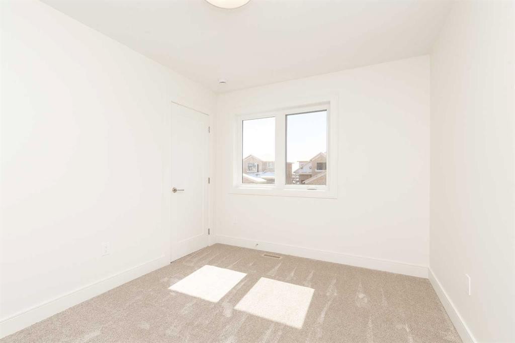 561 Malahat Green West, Lethbridge, AB - Indoor Photo Showing Other Room