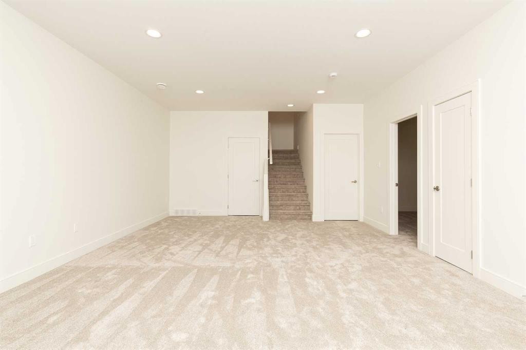561 Malahat Green West, Lethbridge, AB - Indoor Photo Showing Other Room