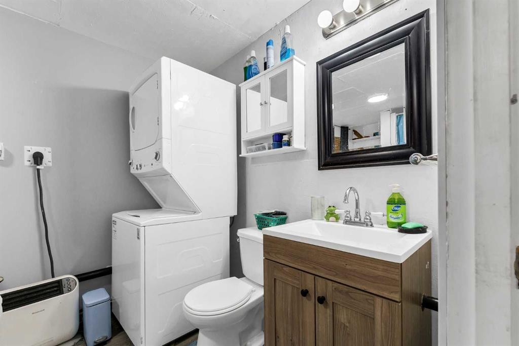 210 Dunbar Avenue West, Bow Island, AB - Indoor