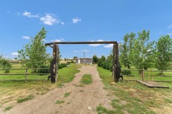 210 Dunbar Avenue WESTBow Island, AB T0K 0G0