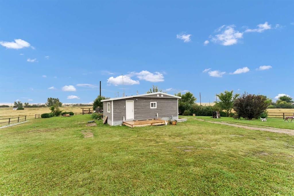 210 Dunbar Avenue West, Bow Island, AB - Outdoor