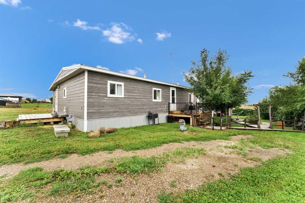 210 Dunbar Avenue West, Bow Island, AB - Outdoor With Exterior