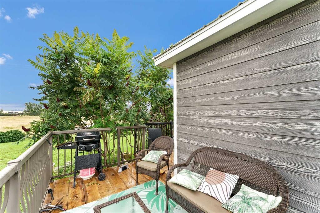 210 Dunbar Avenue West, Bow Island, AB - Outdoor With Deck Patio Veranda With Exterior