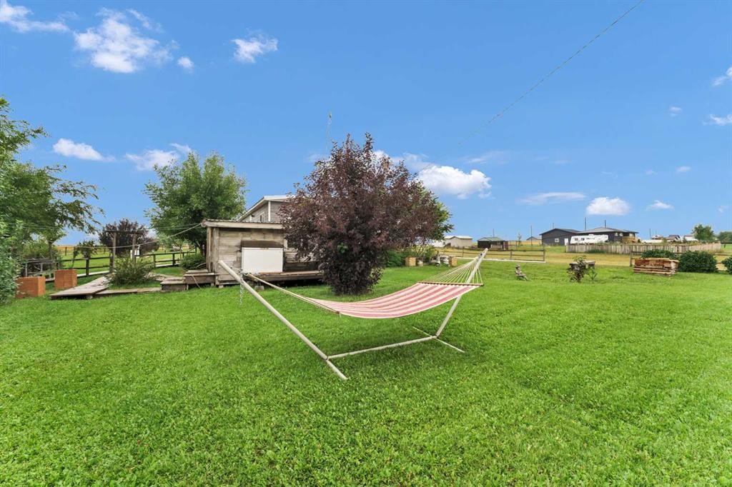 210 Dunbar Avenue West, Bow Island, AB - Outdoor