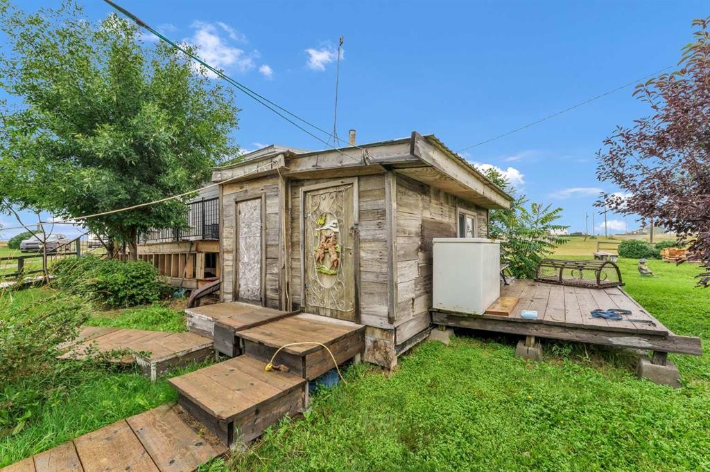 210 Dunbar Avenue West, Bow Island, AB - Outdoor With Deck Patio Veranda