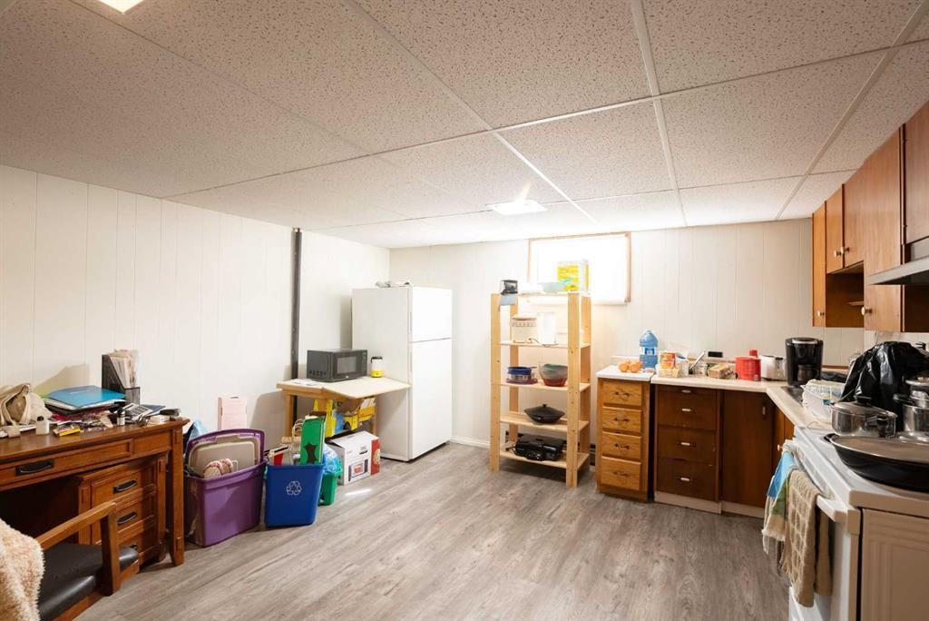 1114 11 Avenue North, Lethbridge, AB - Indoor