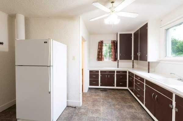 5304 56, Taber, AB - Indoor Photo Showing Bathroom