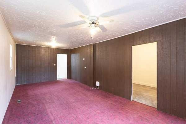 5304 56, Taber, AB - Indoor Photo Showing Other Room
