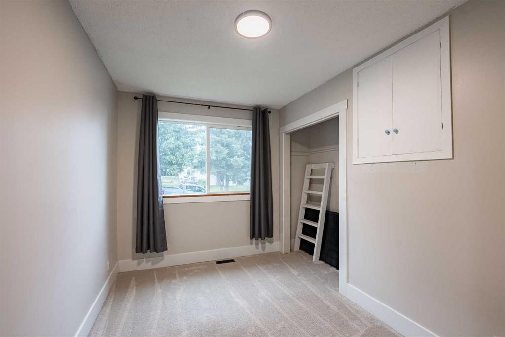 2802 77 Street, Coleman, AB - Indoor Photo Showing Other Room
