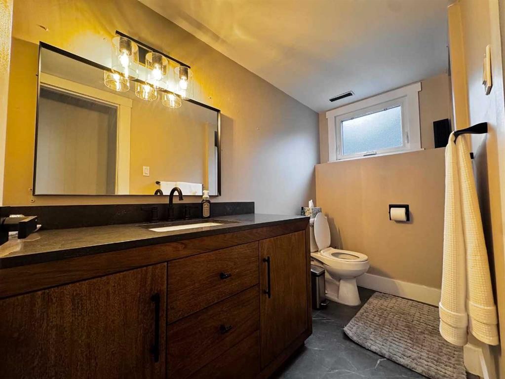 2802 77 Street, Coleman, AB - Indoor Photo Showing Bathroom