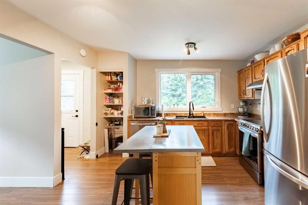 2802 77 Street, Coleman, AB - Indoor Photo Showing Kitchen With Stainless Steel Kitchen