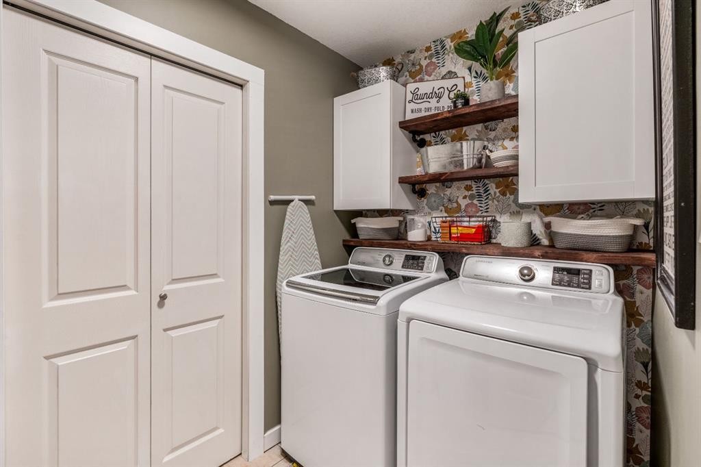 135 Fairmont Point South, Lethbridge, AB - Indoor Photo Showing Laundry Room
