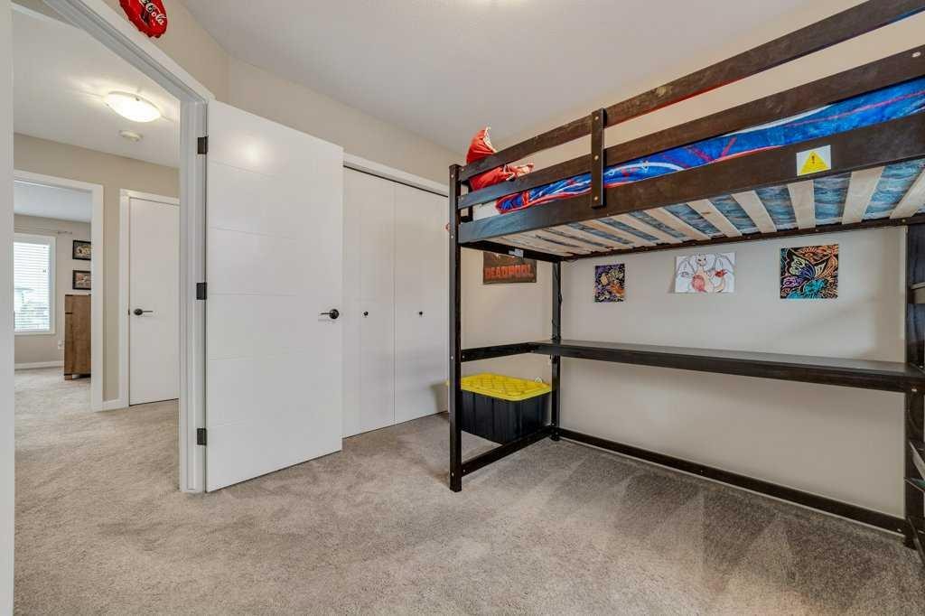 809 Greywolf Run North, Lethbridge, AB - Indoor Photo Showing Other Room