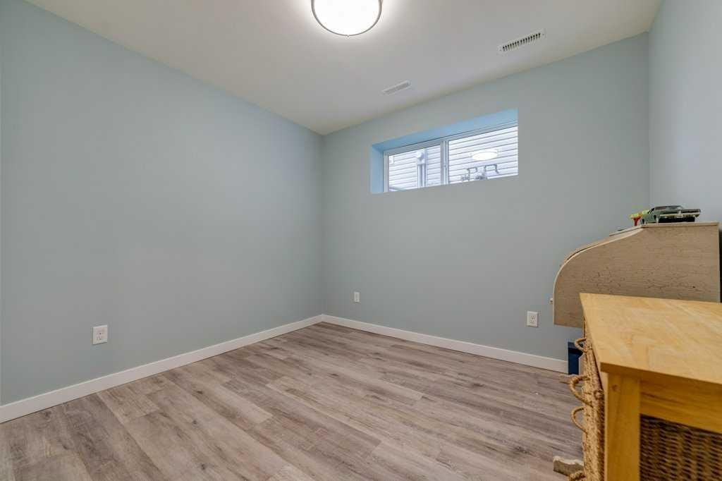 809 Greywolf Run North, Lethbridge, AB - Indoor Photo Showing Other Room