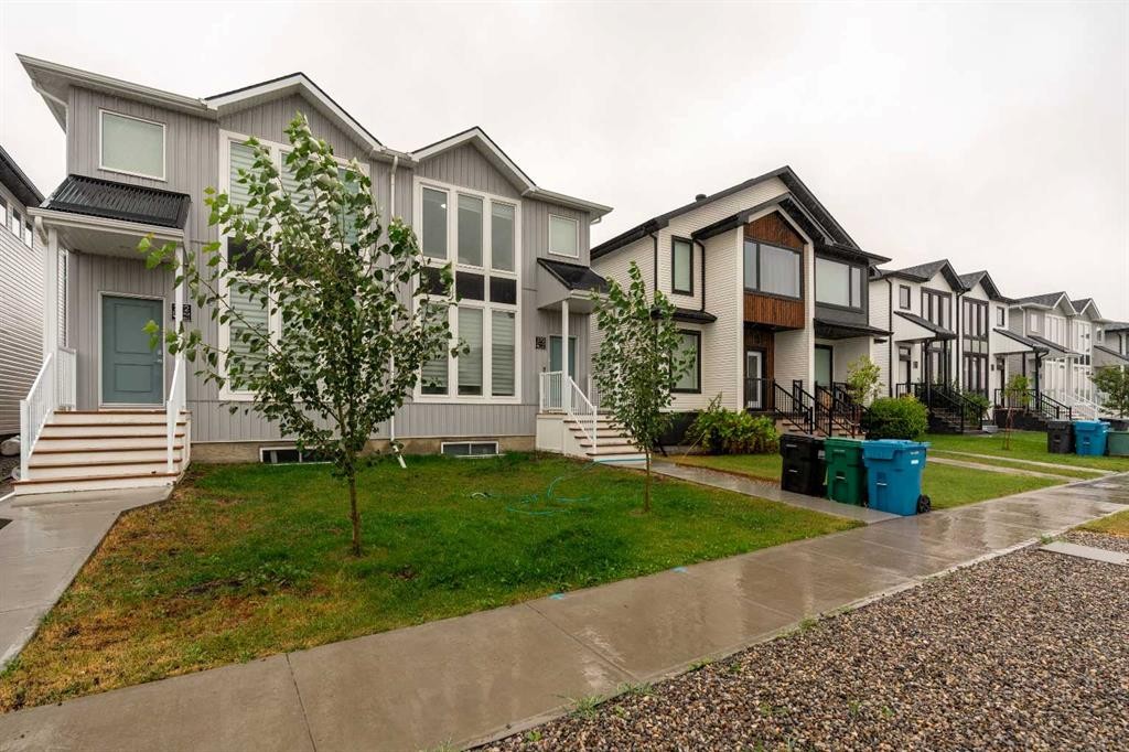 270 Grassland Boulevard West, Lethbridge, AB - Outdoor With Facade