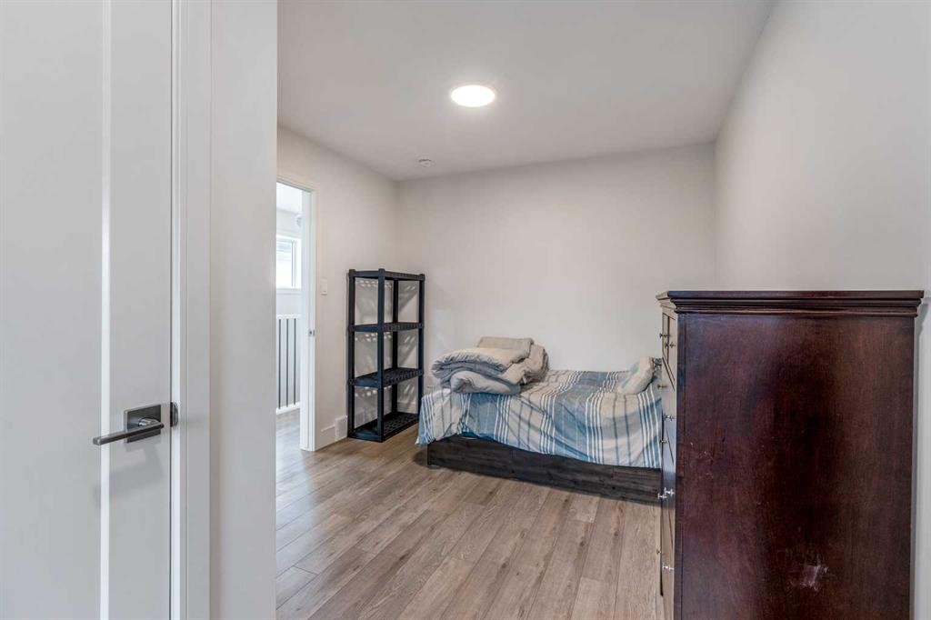 270 Grassland Boulevard West, Lethbridge, AB - Indoor