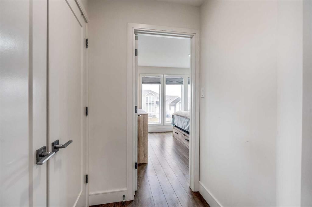 270 Grassland Boulevard West, Lethbridge, AB - Indoor Photo Showing Other Room