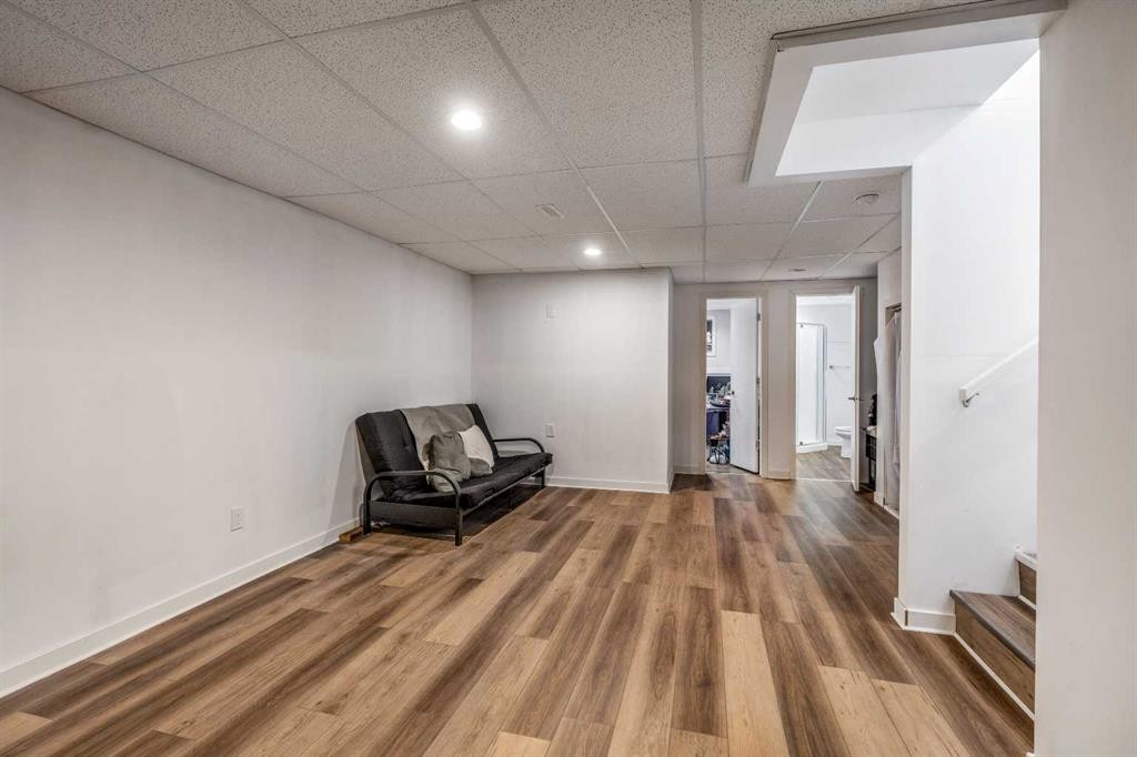 270 Grassland Boulevard West, Lethbridge, AB - Indoor Photo Showing Other Room