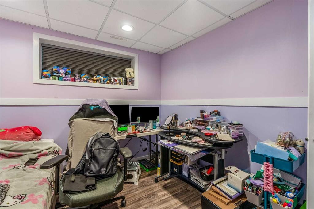 270 Grassland Boulevard West, Lethbridge, AB - Indoor Photo Showing Other Room