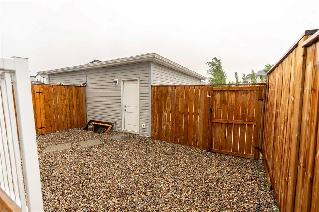 270 Grassland Boulevard West, Lethbridge, AB - Outdoor With Exterior
