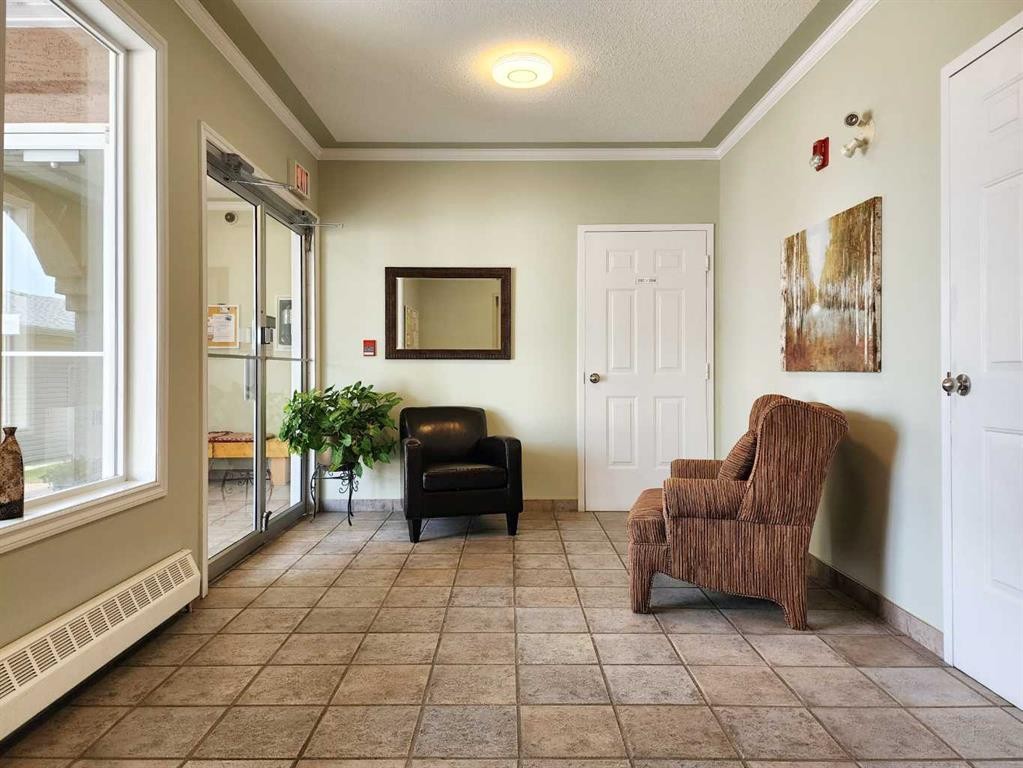 102-6 Skyline Crescent, Claresholm, AB - Indoor Photo Showing Other Room
