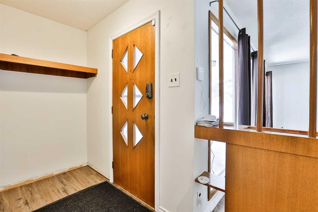 2719 6 Avenue North, Lethbridge, AB - Indoor Photo Showing Other Room