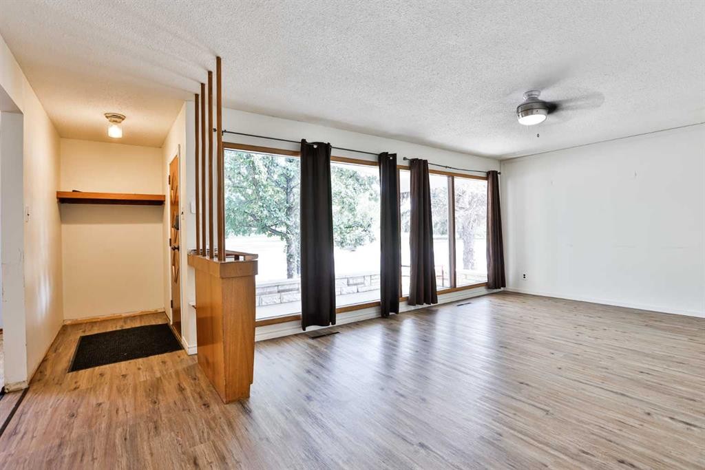 2719 6 Avenue North, Lethbridge, AB - Indoor Photo Showing Other Room