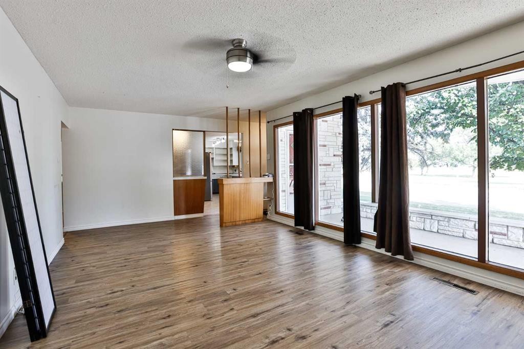 2719 6 Avenue North, Lethbridge, AB - Indoor Photo Showing Other Room