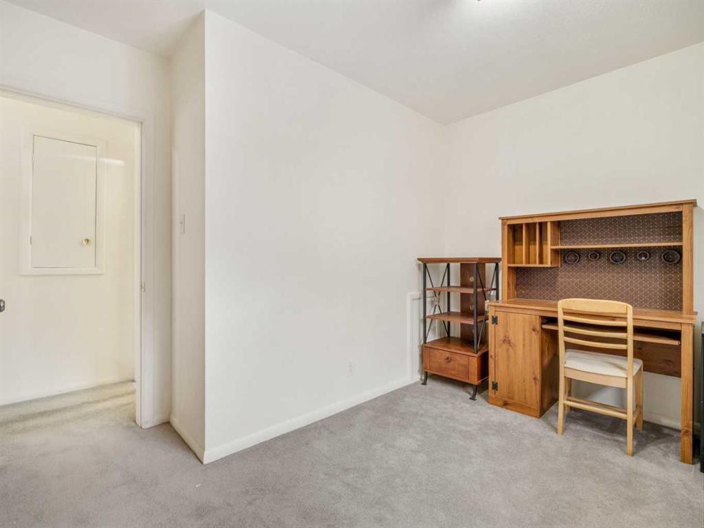 2110 19 Avenue South, Lethbridge, AB - Indoor