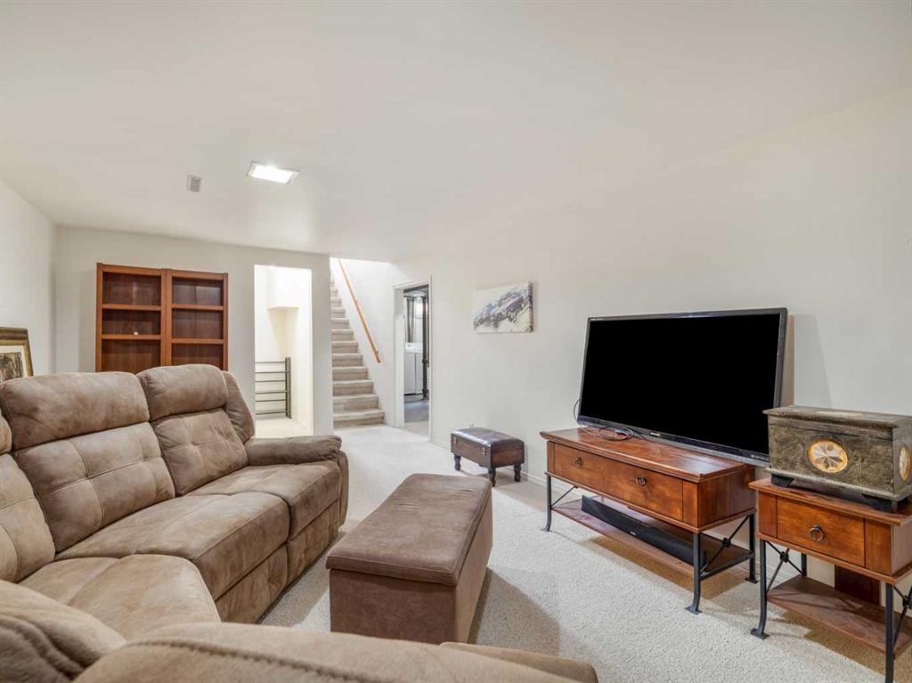 2110 19 Avenue South, Lethbridge, AB - Indoor Photo Showing Living Room