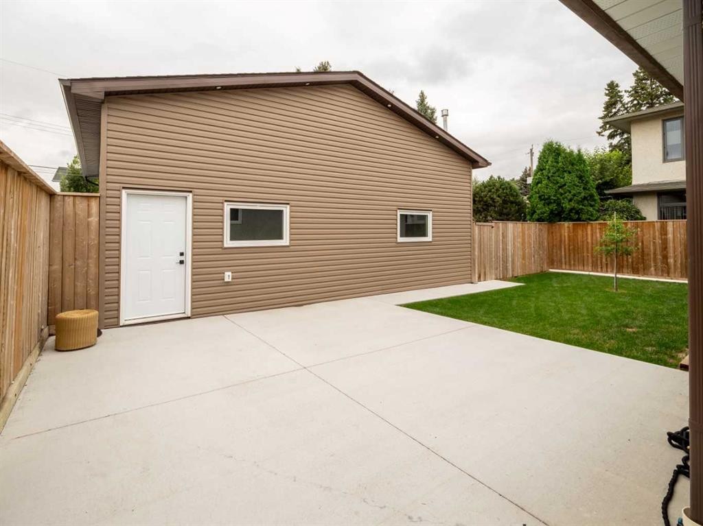 2110 19 Avenue South, Lethbridge, AB - Outdoor With Exterior