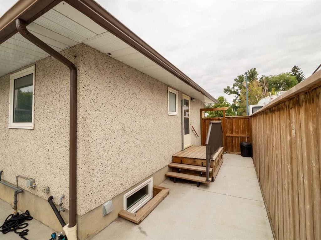 2110 19 Avenue South, Lethbridge, AB - Outdoor With Exterior