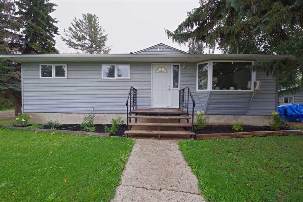 102 1 Avenue, Burdett, AB - Outdoor