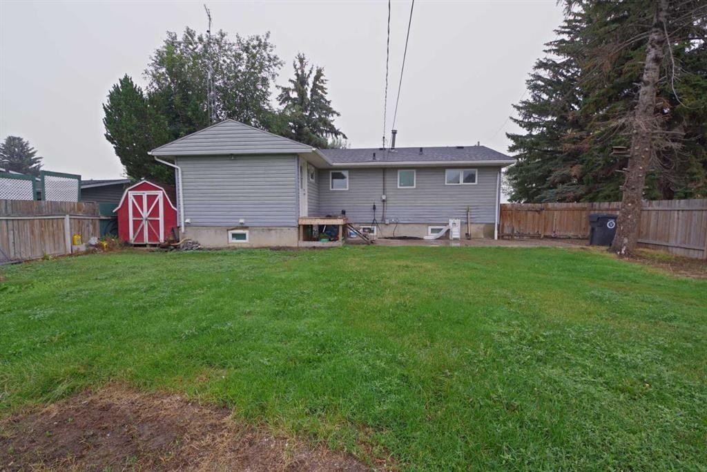 102 1 Avenue, Burdett, AB - Outdoor