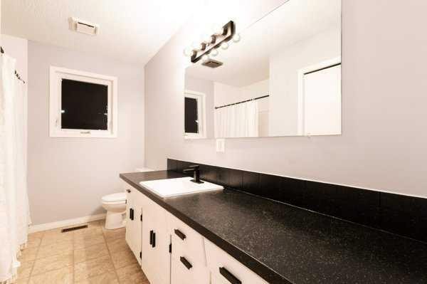 4106 Heirloom Crescent, Taber, AB - Indoor Photo Showing Bathroom