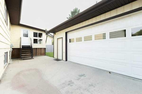 4106 Heirloom Crescent, Taber, AB - Outdoor With Exterior
