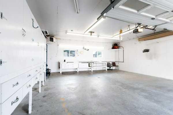 4106 Heirloom Crescent, Taber, AB - Indoor Photo Showing Garage