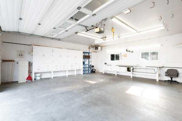 4106 Heirloom Crescent, Taber, AB - Indoor Photo Showing Garage