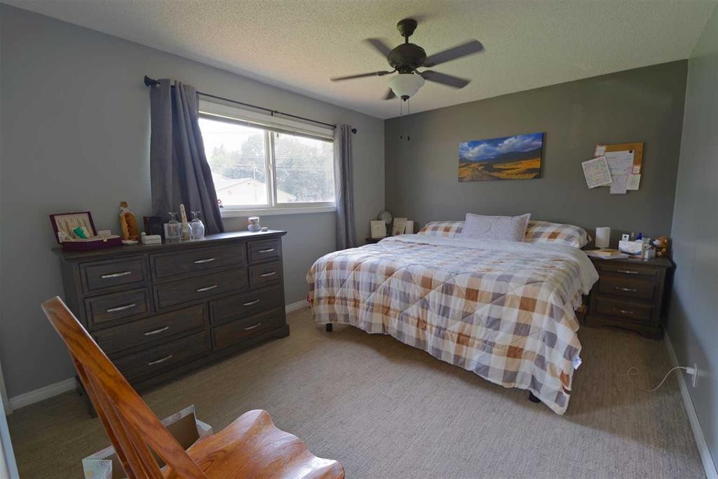 5408 45 Avenue, Taber, AB - Indoor Photo Showing Bedroom