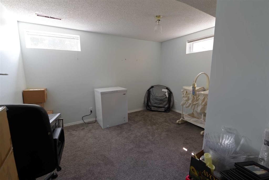 5408 45 Avenue, Taber, AB - Indoor Photo Showing Office