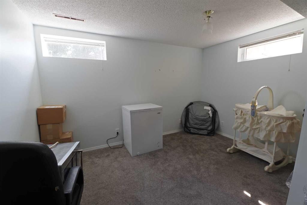 5408 45 Avenue, Taber, AB - Indoor