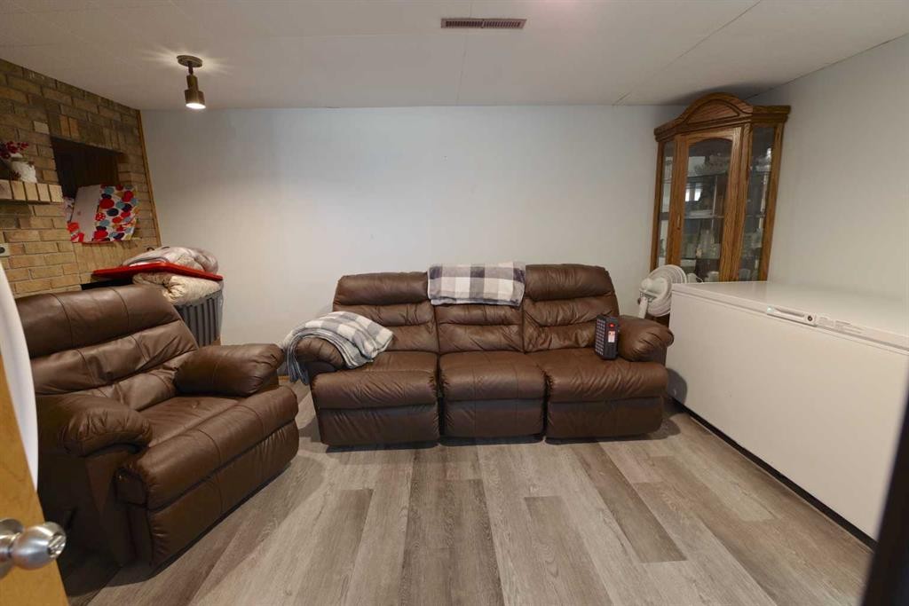 5408 45 Avenue, Taber, AB - Indoor