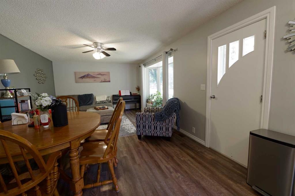 5408 45 Avenue, Taber, AB - Indoor Photo Showing Dining Room